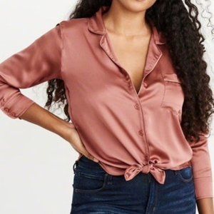 Abercrombie & Fitch Satin Button Up Tie-Front Blouse in Rosy Pink Size Small